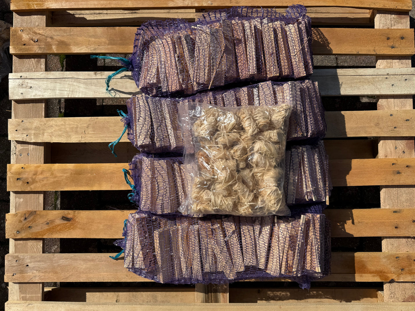 Kiln Dried Kindling 10kg & Natural Wood Wool Large Firelighters x50